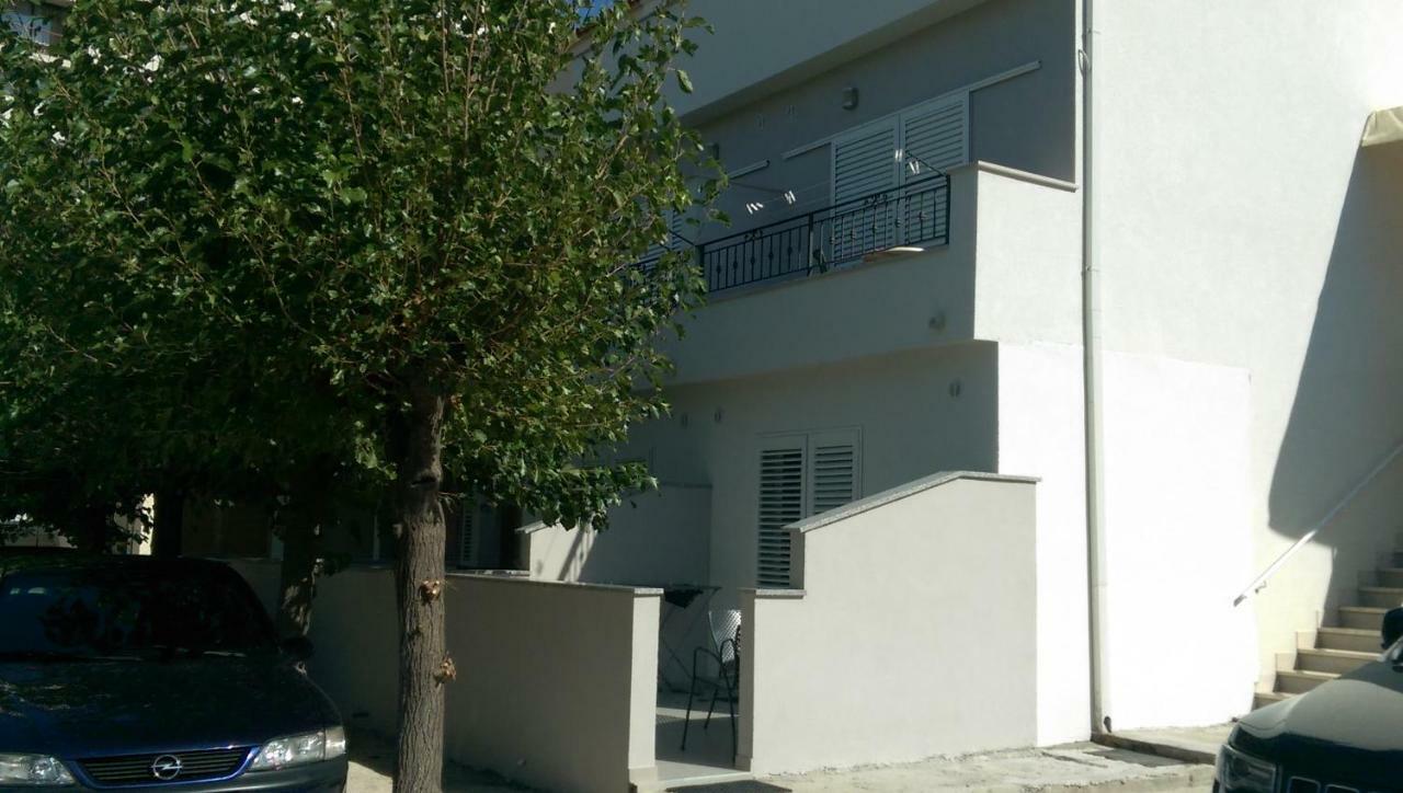 Apartmani Dina Makarska Buitenkant foto