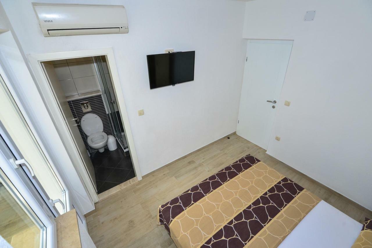 Apartmani Dina Makarska Buitenkant foto