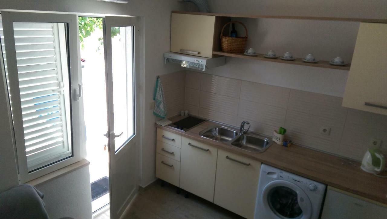 Apartmani Dina Makarska Buitenkant foto