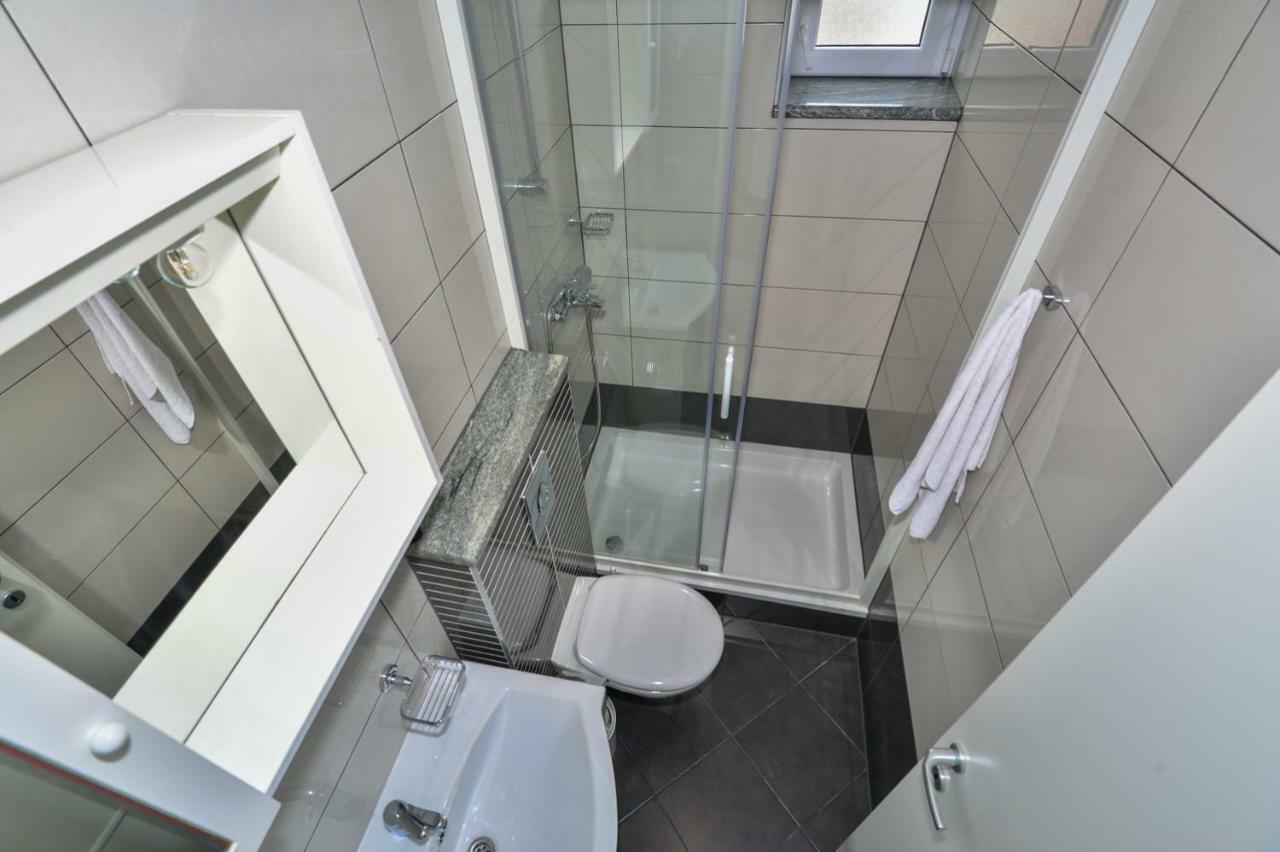 Apartmani Dina Makarska Buitenkant foto