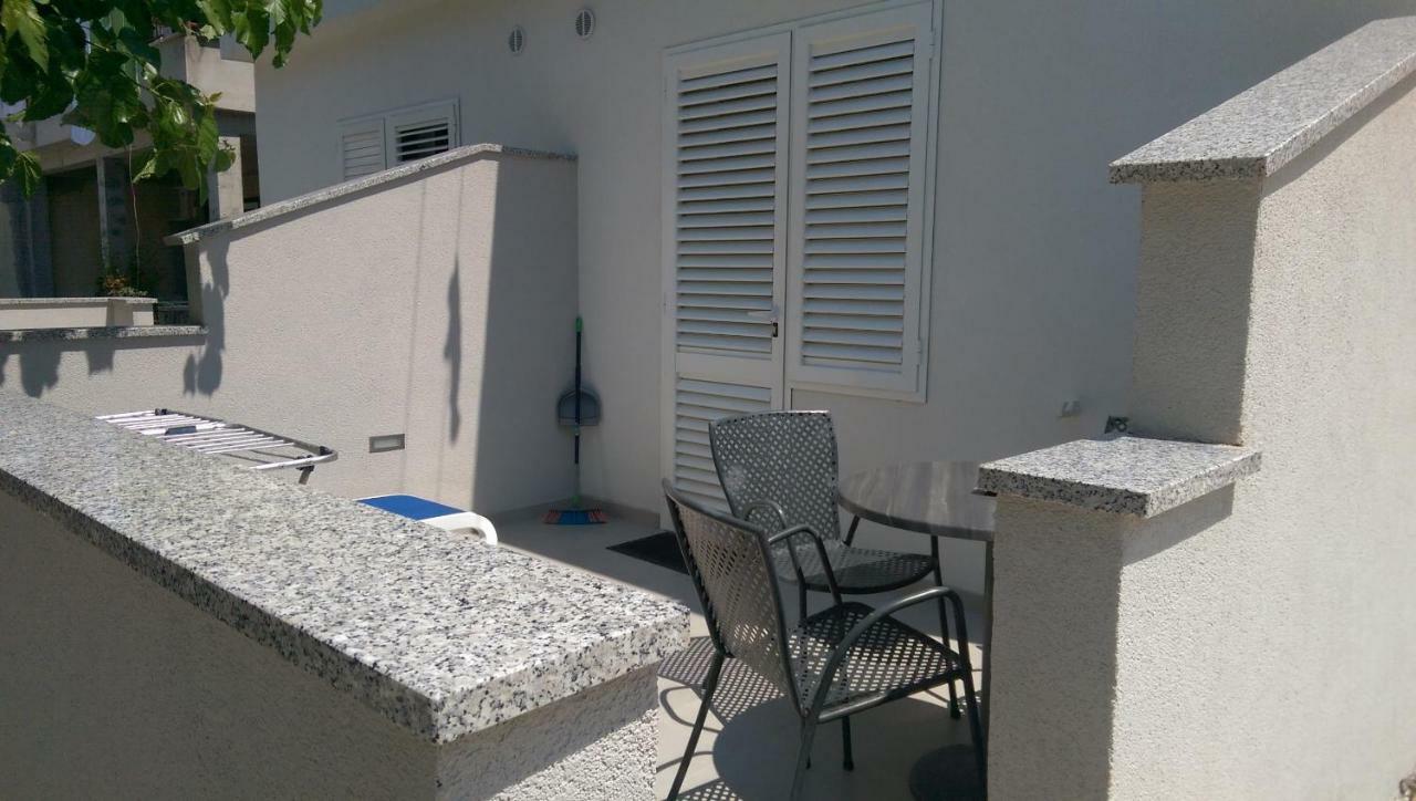 Apartmani Dina Makarska Buitenkant foto