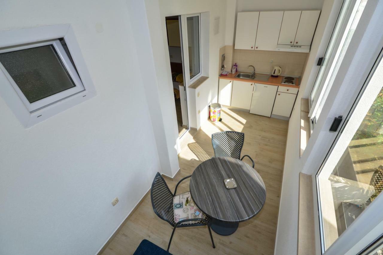 Apartmani Dina Makarska Buitenkant foto