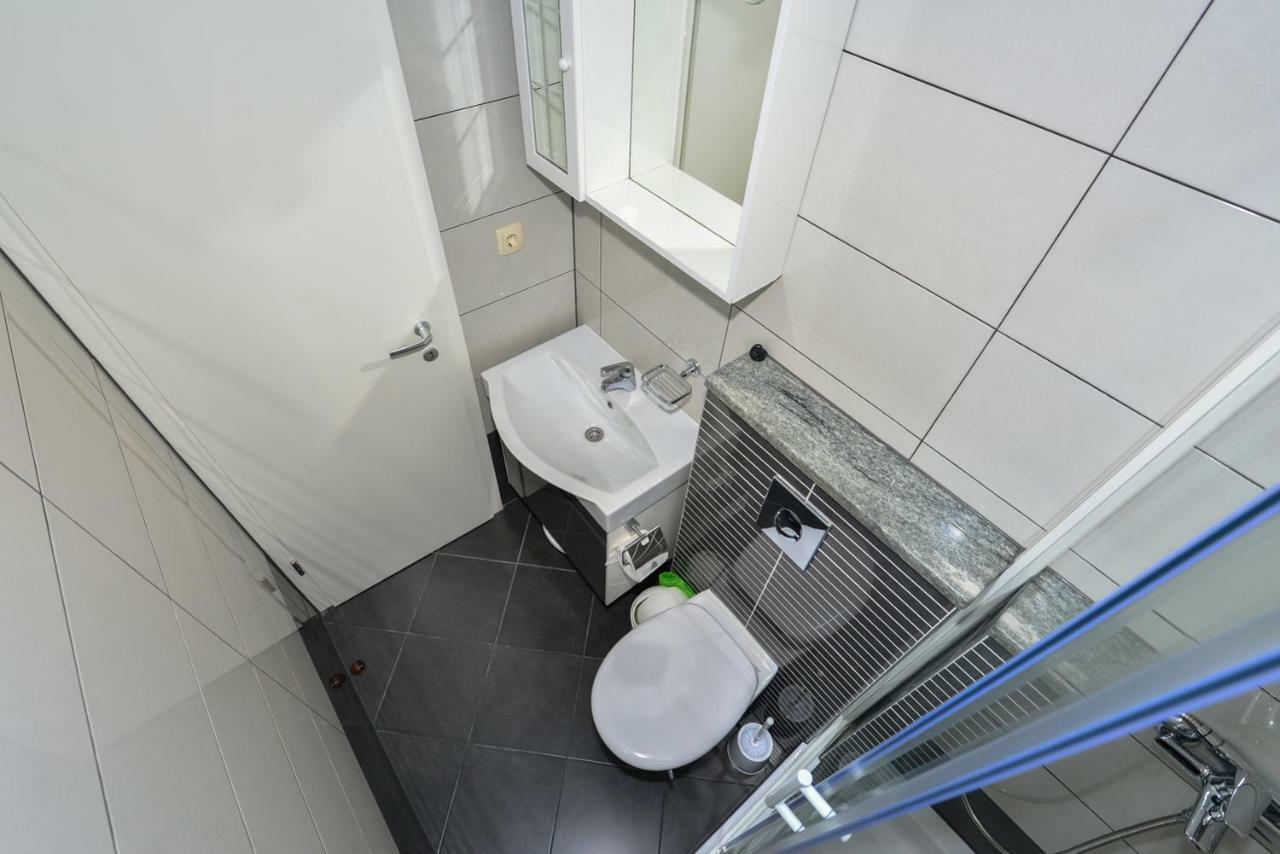 Apartmani Dina Makarska Buitenkant foto