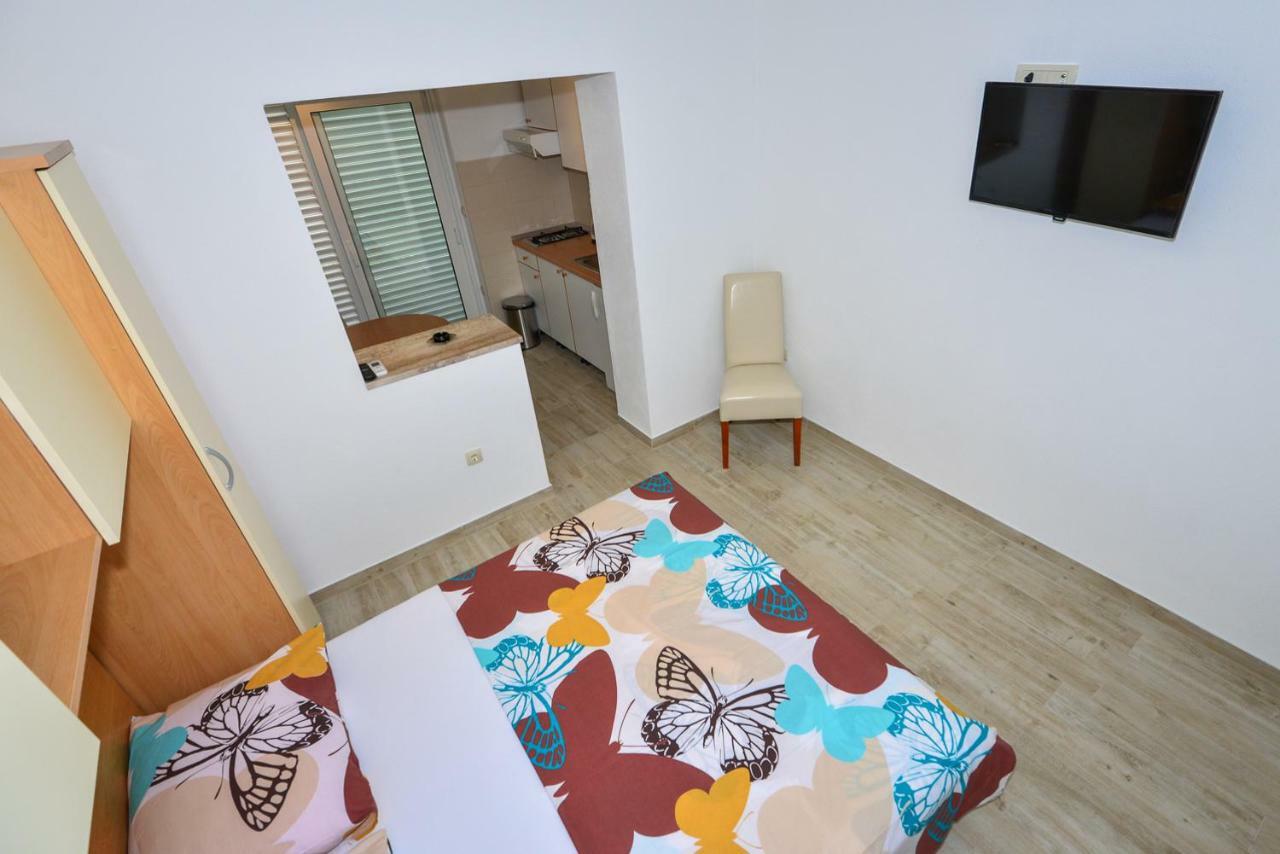 Apartmani Dina Makarska Buitenkant foto