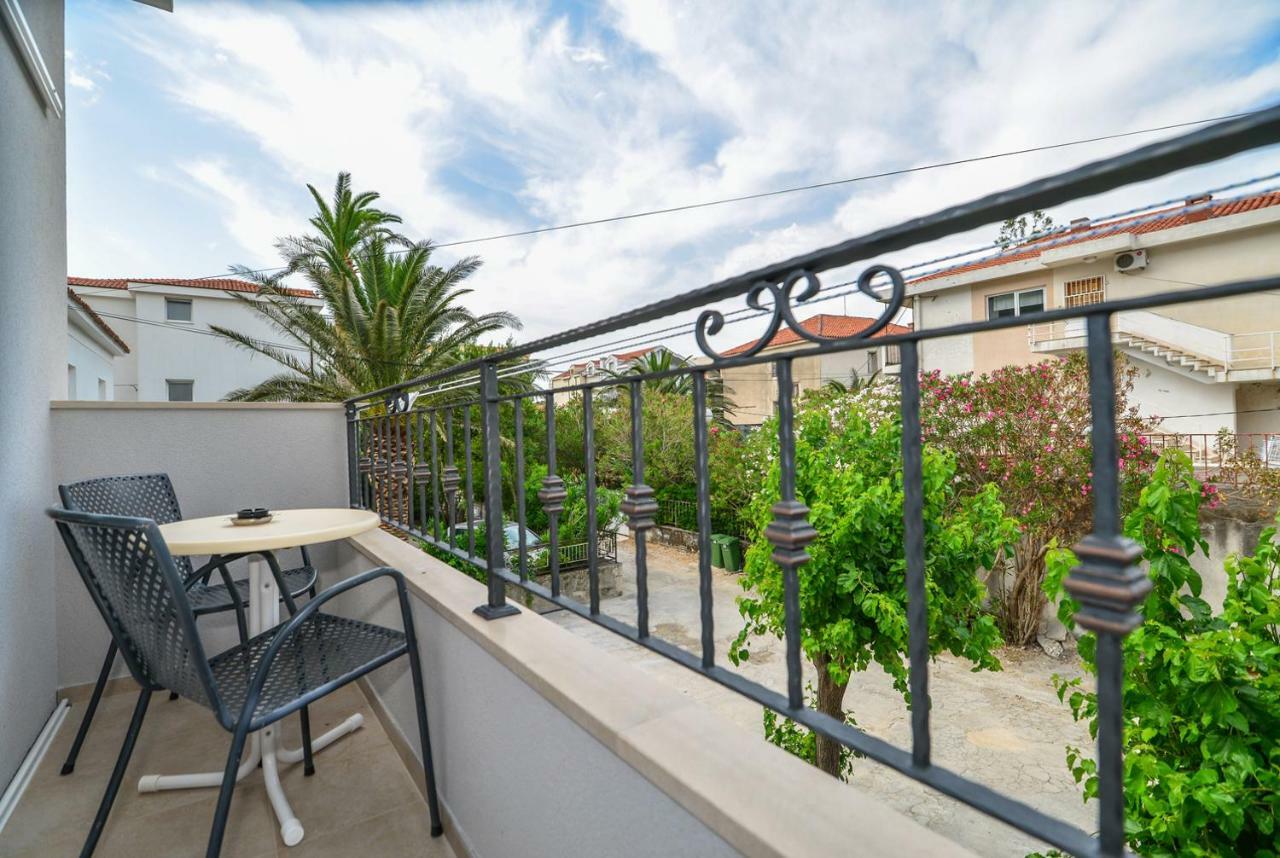 Apartmani Dina Makarska Buitenkant foto
