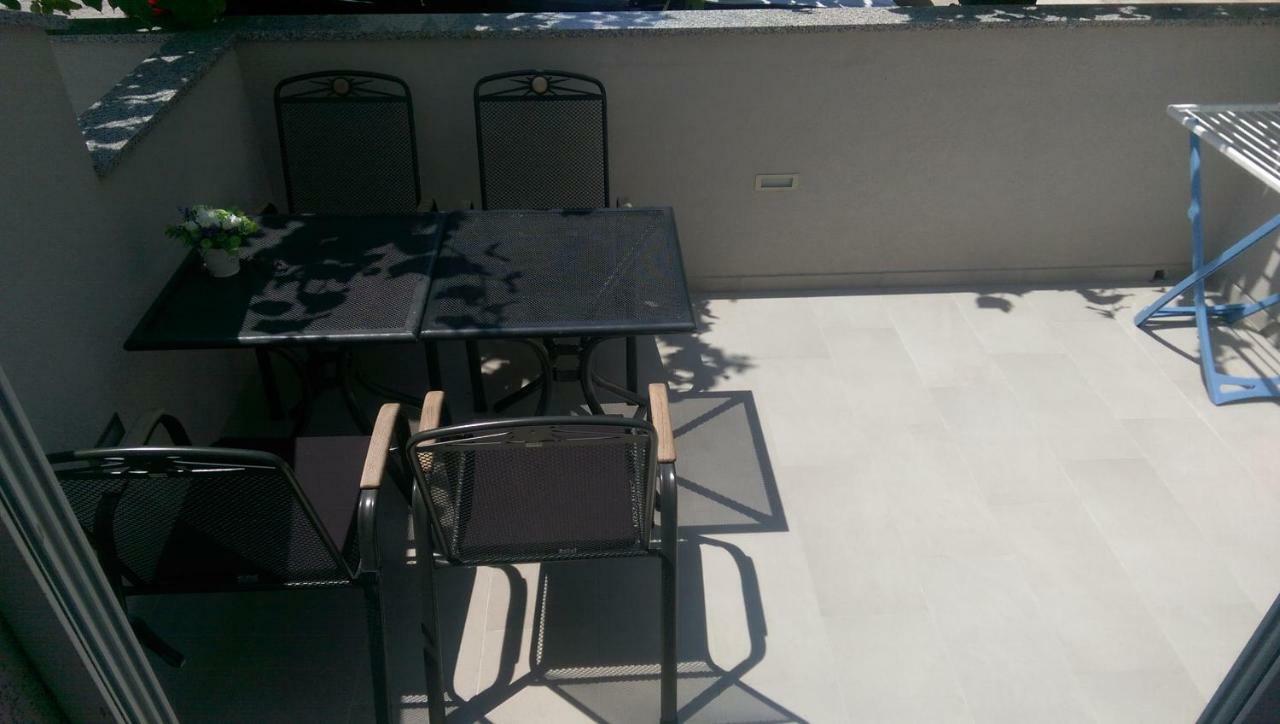Apartmani Dina Makarska Buitenkant foto