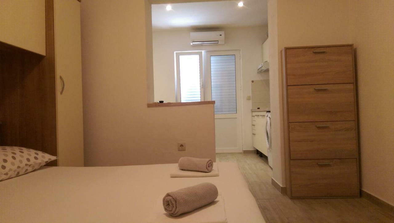 Apartmani Dina Makarska Buitenkant foto