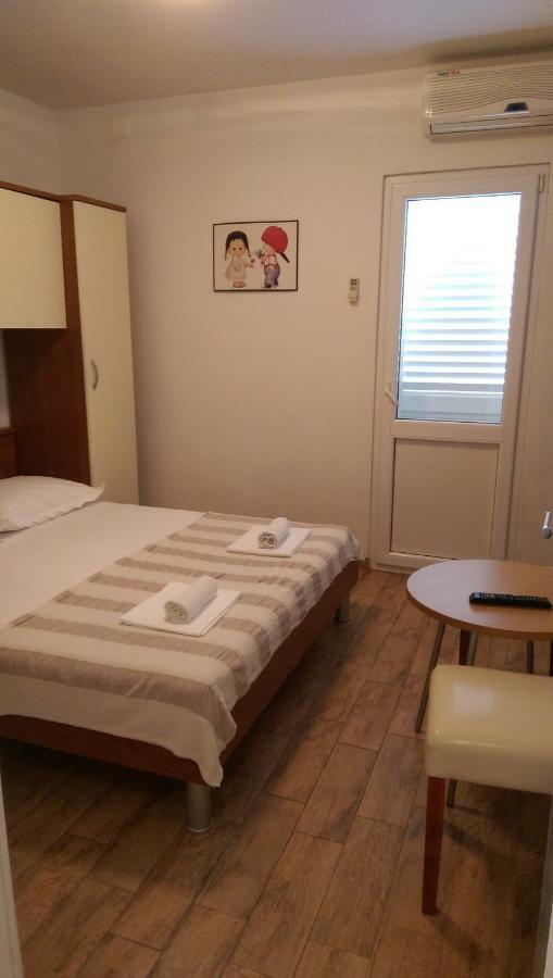 Apartmani Dina Makarska Buitenkant foto