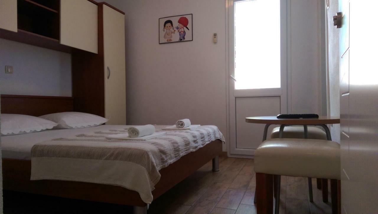 Apartmani Dina Makarska Buitenkant foto