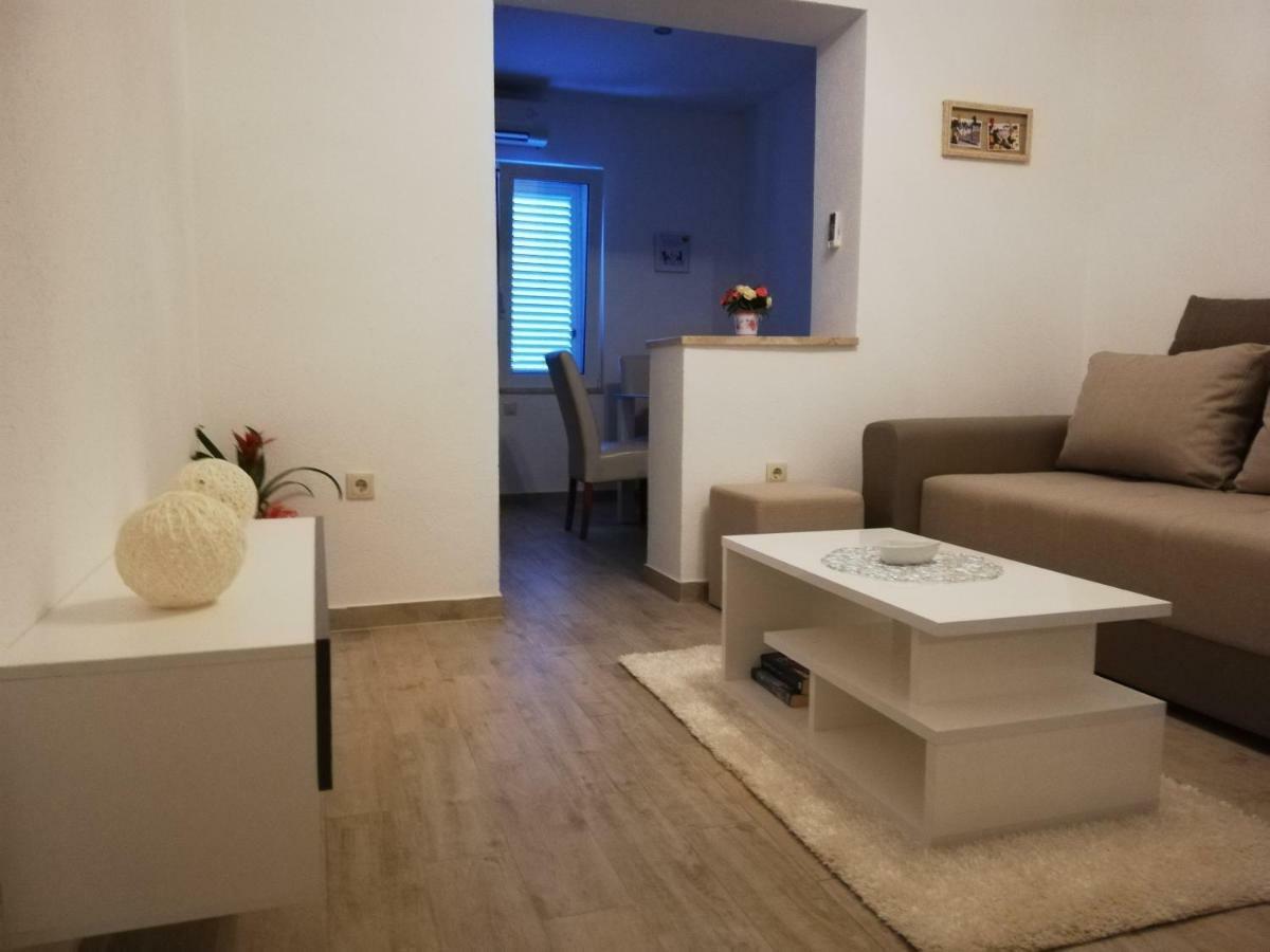 Apartmani Dina Makarska Buitenkant foto