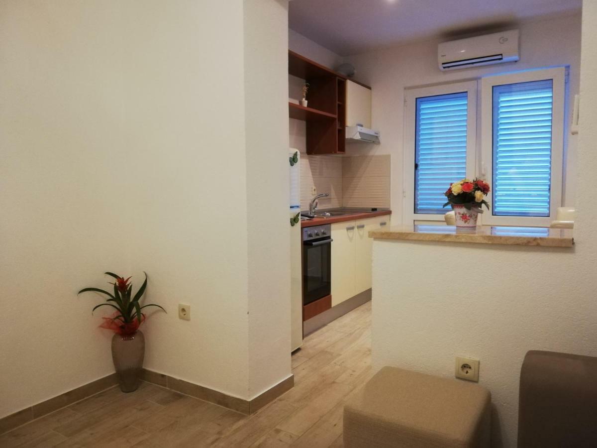 Apartmani Dina Makarska Buitenkant foto