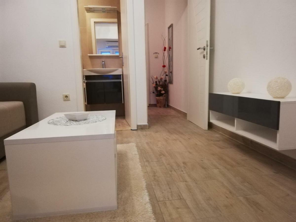 Apartmani Dina Makarska Buitenkant foto
