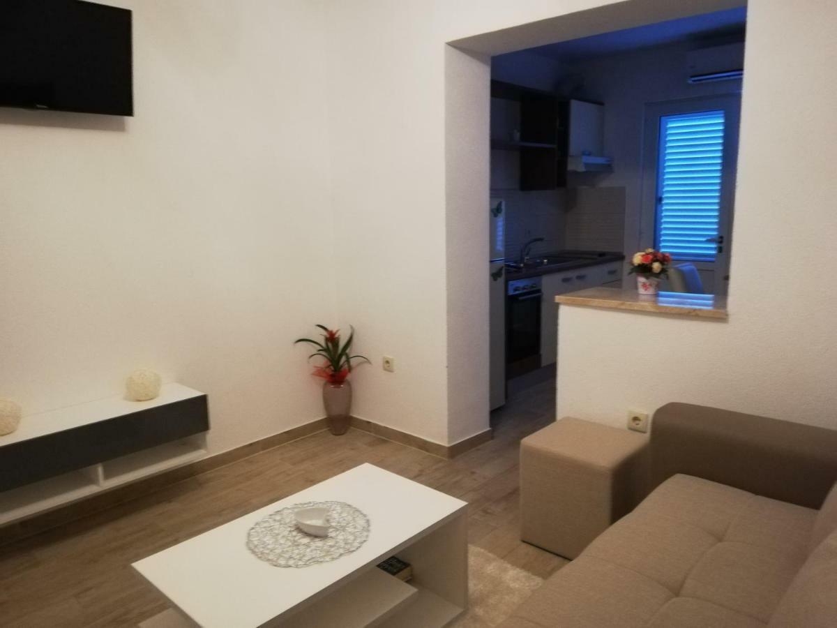 Apartmani Dina Makarska Buitenkant foto