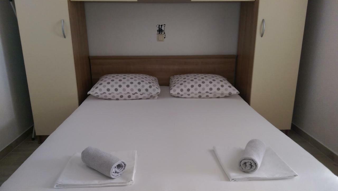 Apartmani Dina Makarska Buitenkant foto