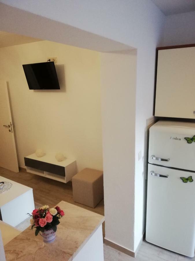 Apartmani Dina Makarska Buitenkant foto